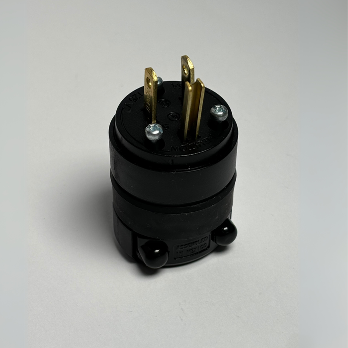 CLAVIJA 15A 125V 3H USO RUDO